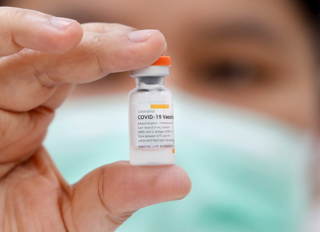 Se ubicará en Santiago de Chile y estará lista en 2023 tras una inversión de US$ 100 millones. La semana pasada, la farmacéutica china anunció que construirá una segunda planta de fabricación de vacunas en Bogotá, en la que también invertirá US$100 millones. 