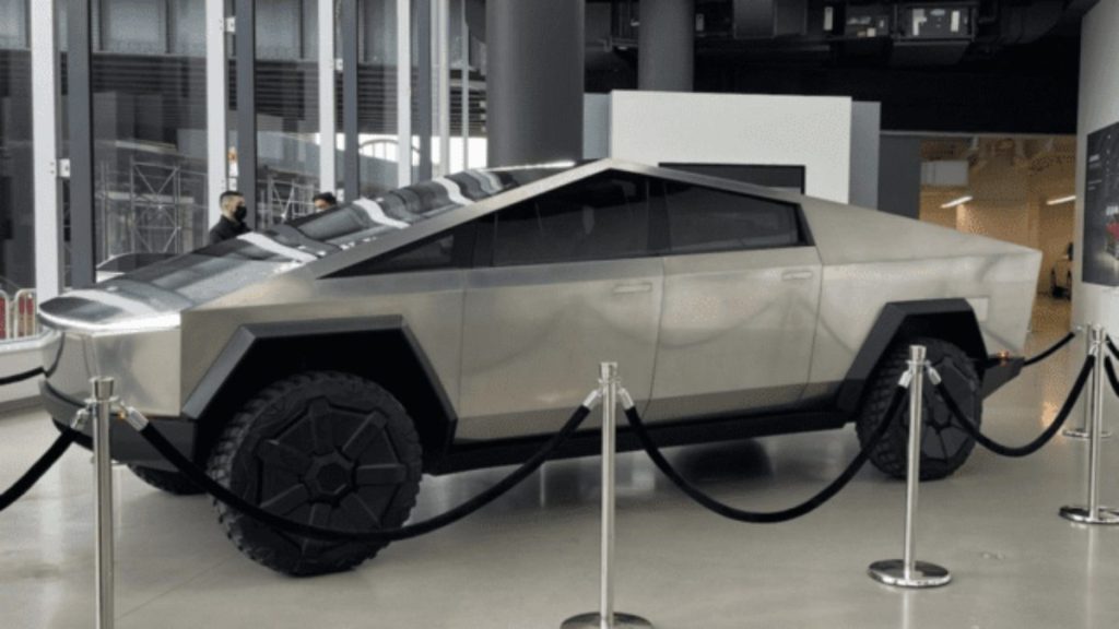 Nuevos detalles del Tesla Cybertruck: las puertas se abren con el celular
