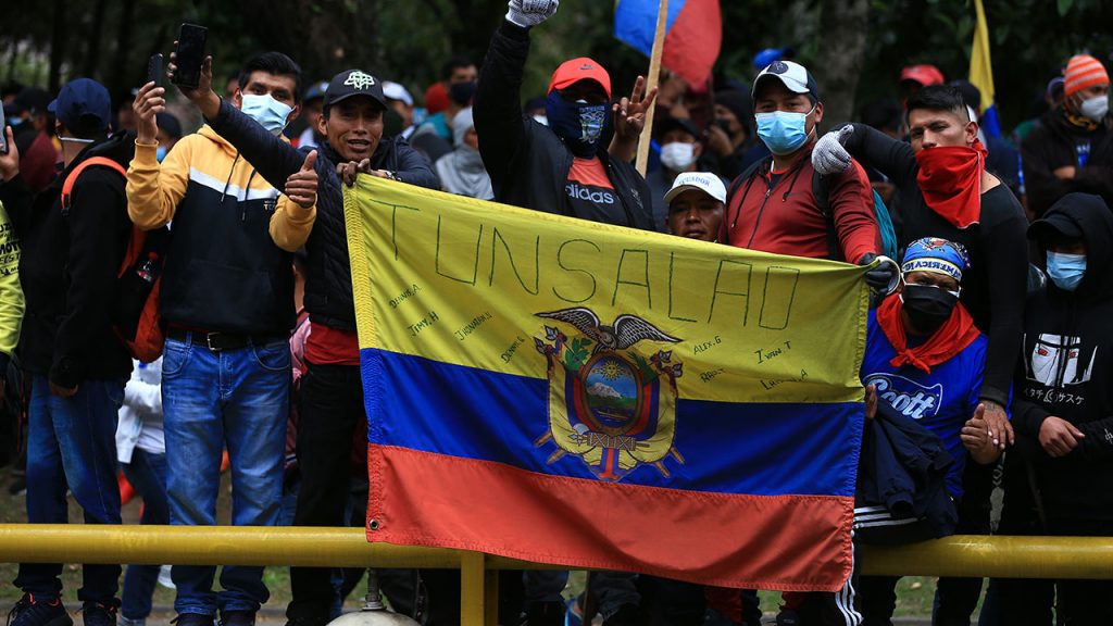 Ecuador: miles de indígenas marchan en contra de políticas gobierno